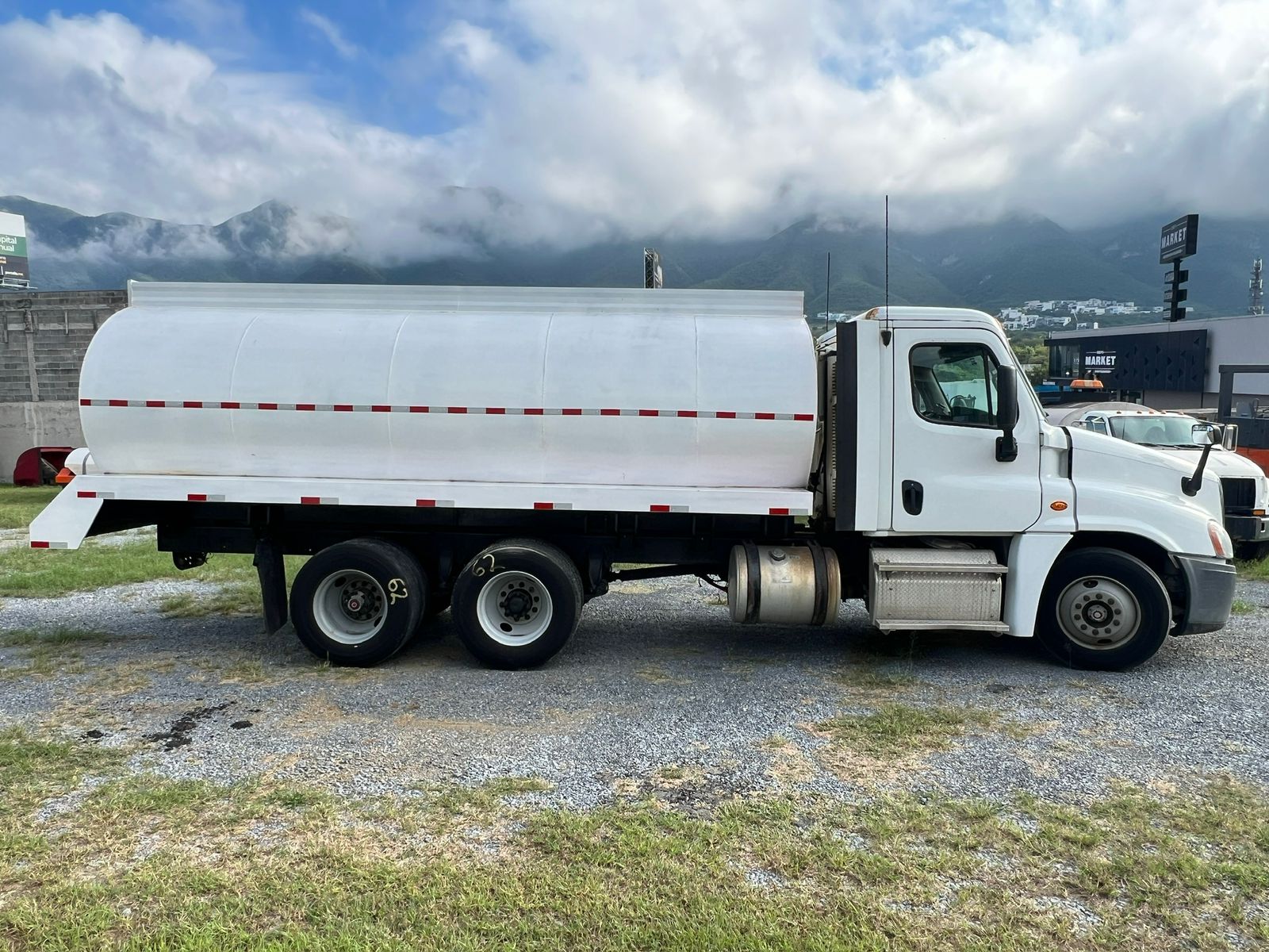 WhatsApp Image 2025-10-16 at 10.15.59 AM (1)