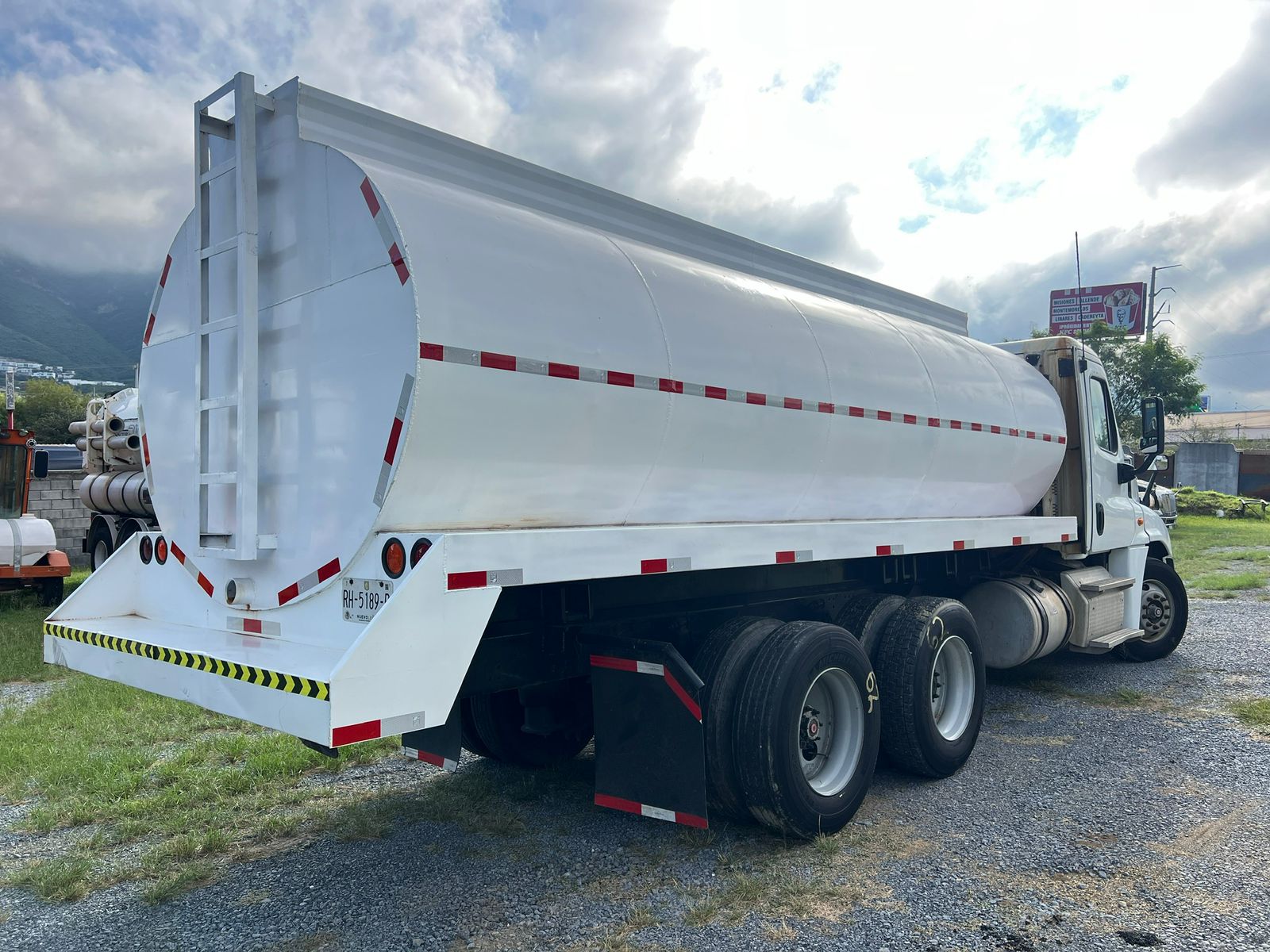 WhatsApp Image 2025-10-16 at 10.15.59 AM (2)