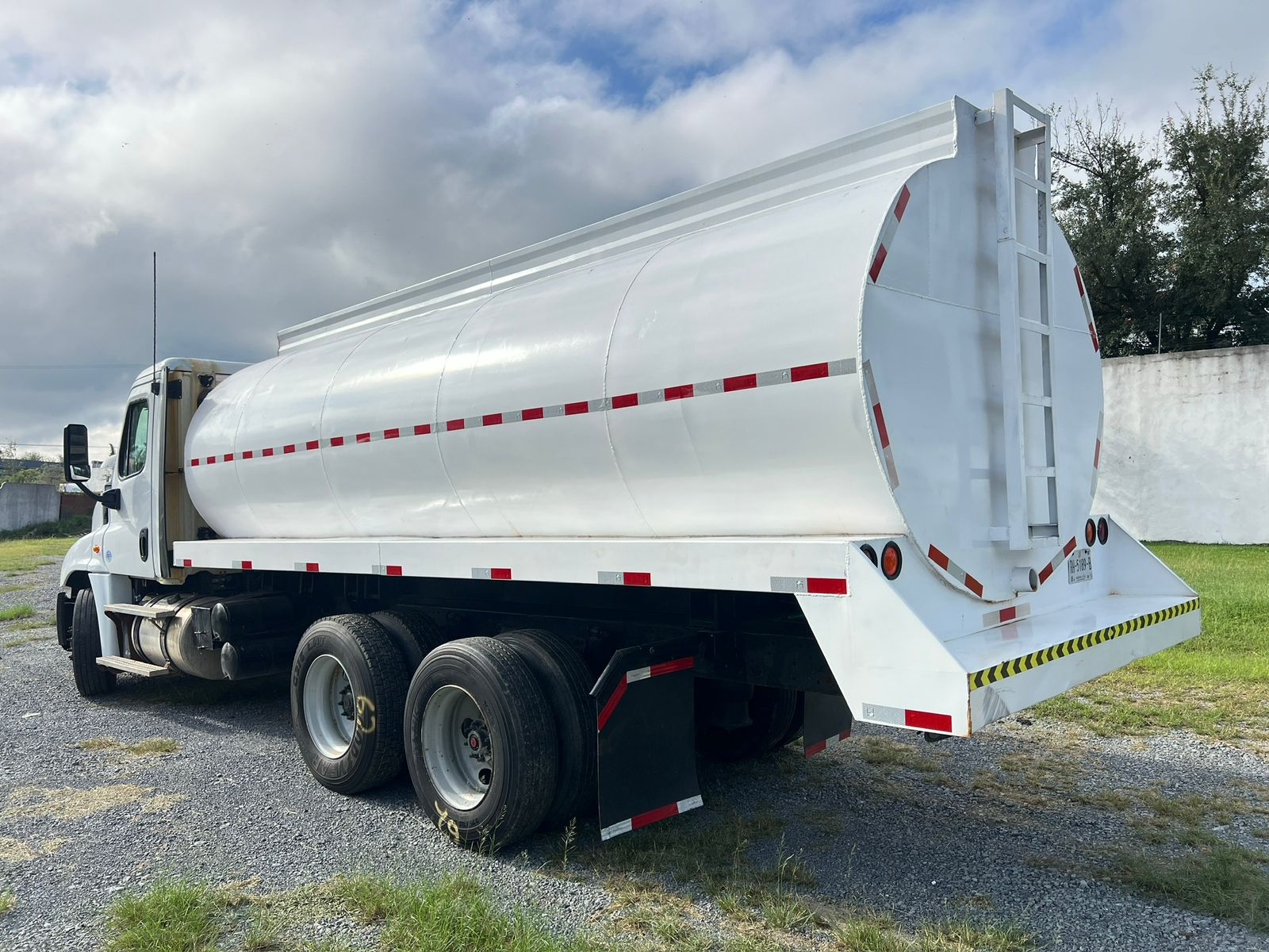 WhatsApp Image 2025-10-16 at 10.15.59 AM (3)